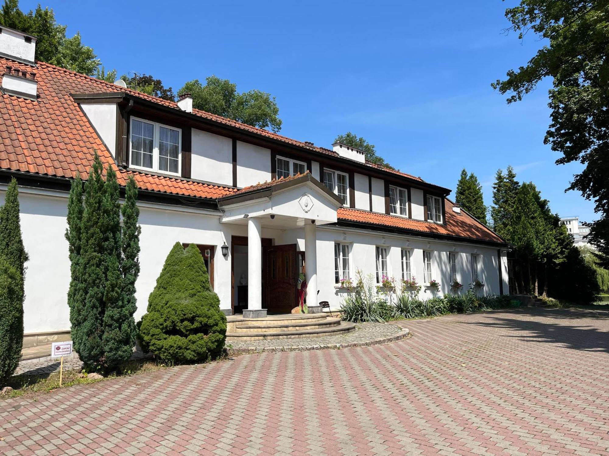Dedek Park - Historyczny Dworek W Pieknym Parku Skaryszewskim Obok Stadionu Narodowego Varsavia Esterno foto