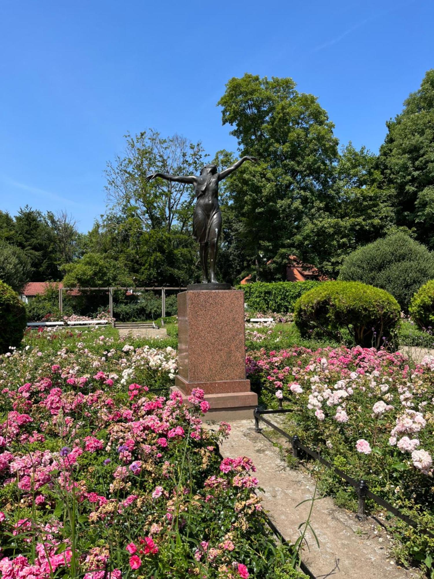Dedek Park - Historyczny Dworek W Pieknym Parku Skaryszewskim Obok Stadionu Narodowego Varsavia Esterno foto
