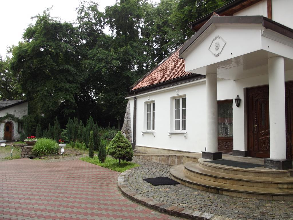 Dedek Park - Historyczny Dworek W Pieknym Parku Skaryszewskim Obok Stadionu Narodowego Varsavia Esterno foto