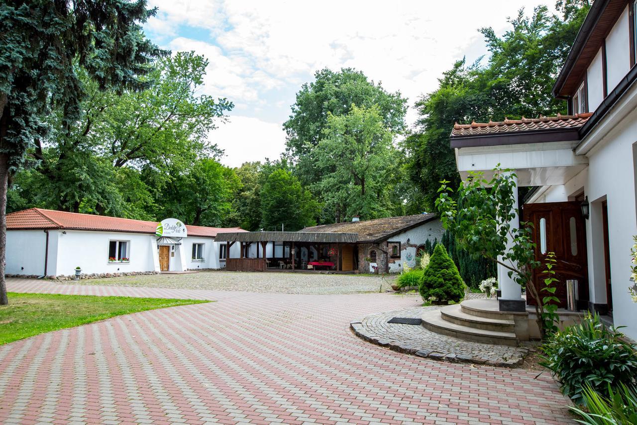 Dedek Park - Historyczny Dworek W Pieknym Parku Skaryszewskim Obok Stadionu Narodowego Varsavia Esterno foto